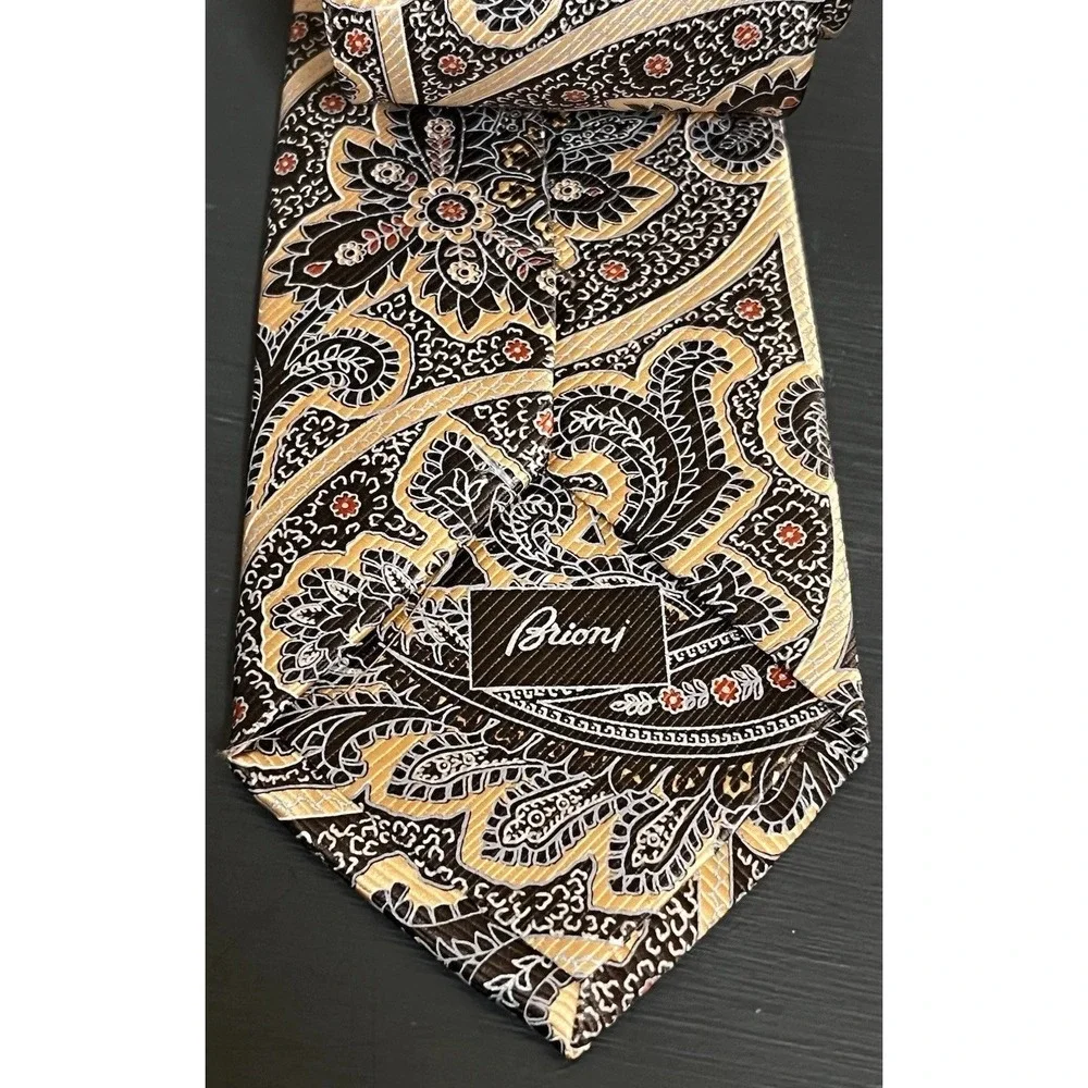Brioni Men's‎ Paisley Tie, Burgundy And Pink  100% Silk, Italy